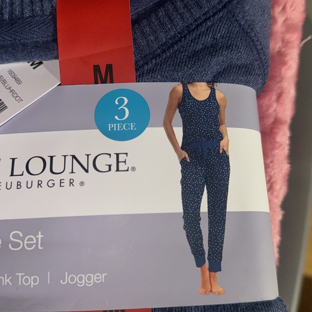 BRAND NEW WOMEBS LOUNGE SET SIZE MEDIUM FOR SALE NICE FOR HOLIDAY SEASON - Picture 5 of 6